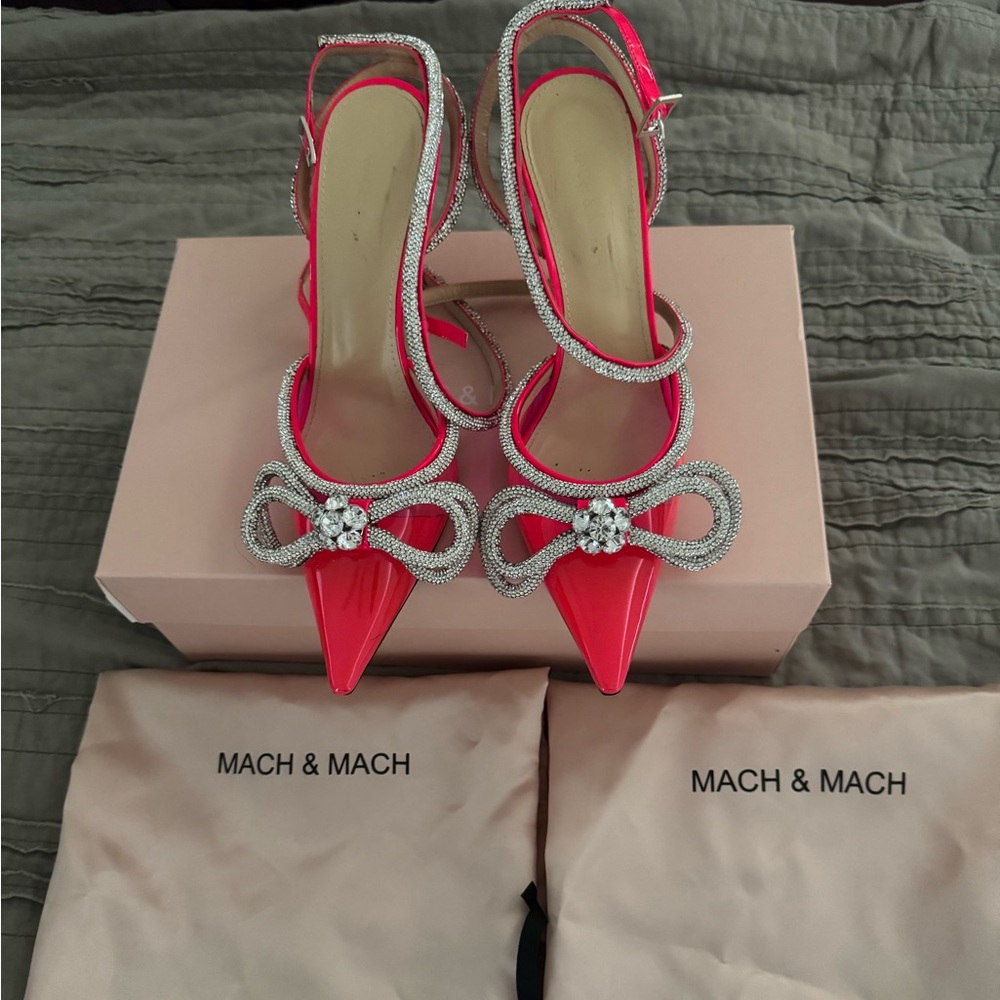 Mach & Mach fucsia pumps